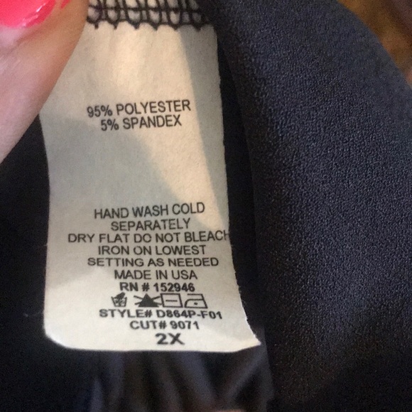 💰SOLD 💰3/$30 Sale 😃 Black Dress - Picture 4 of 4